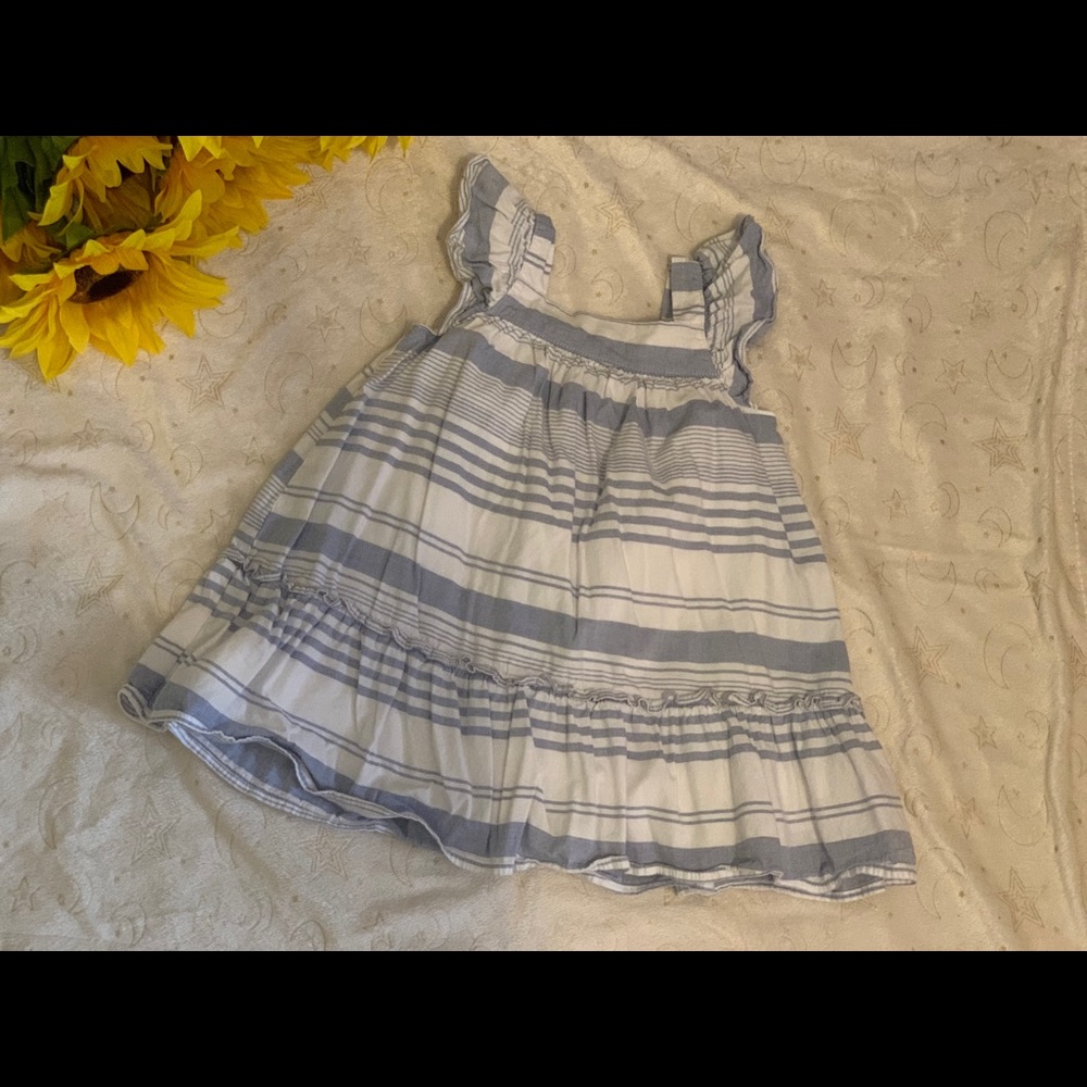 The children place Dress